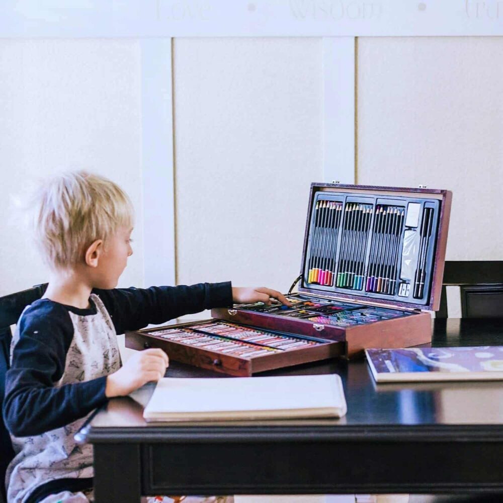 Set 142 piese pentru pictura, pentru copii sau adulti, pixuri de colorat, creioane colorate si vopsele de pictura, cu geanta de transport din LEMN MASIV, model AVX-WT-INGRES142 - imagine 2