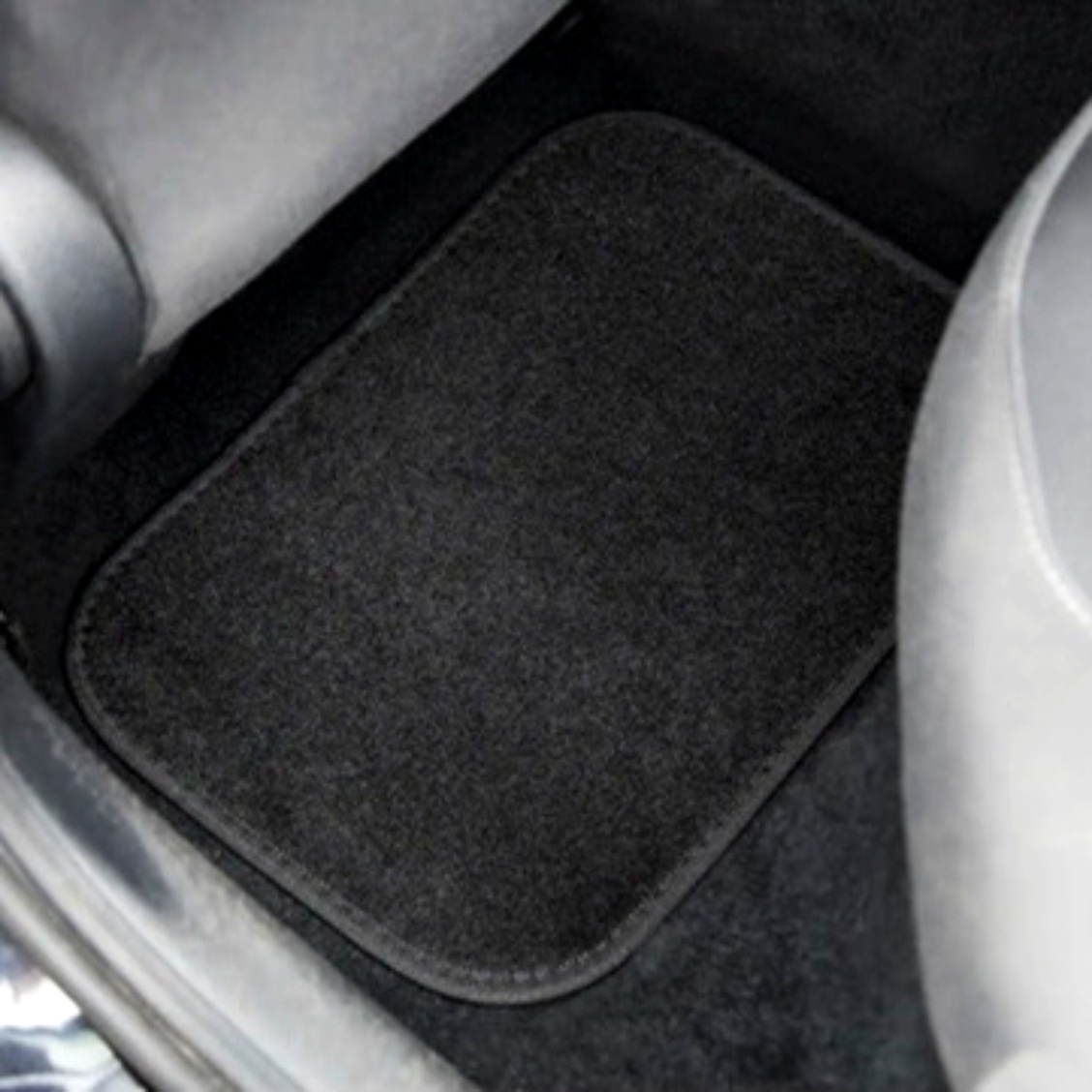 Set Auto Essential AVEX – 5 piese, Covorase Universale Mocheta + Husa Volan Piele Ecologica Perforata, Negru - imagine 4